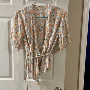 Women's Old Navy wrap blouse. Size XL